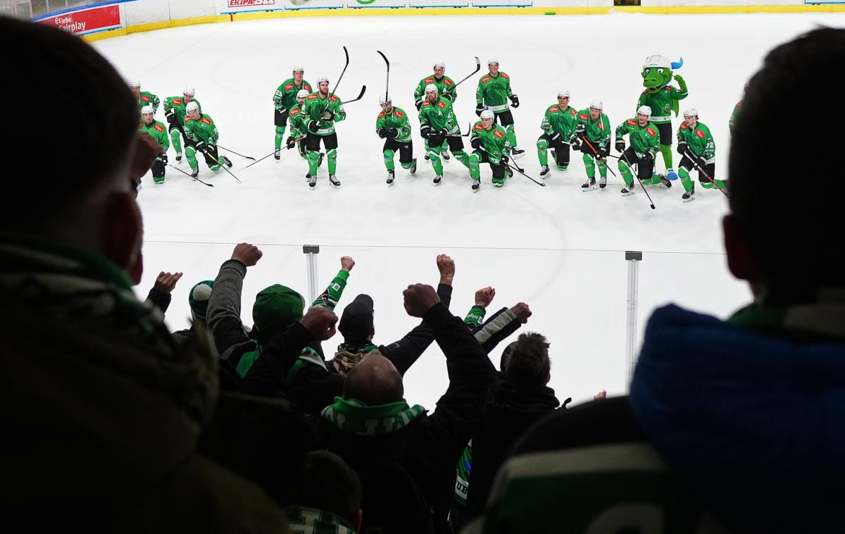 HK Olimpija | Olimpijo v četrtek zvečer na Južnem Tirolskem čaka odločilna tekma za preboj v četrtfinale.  Zmaga zagotavlja želeno vstopnico, poraz pomeni konec mednarodne sezone. | Foto www.alesfevzer.com