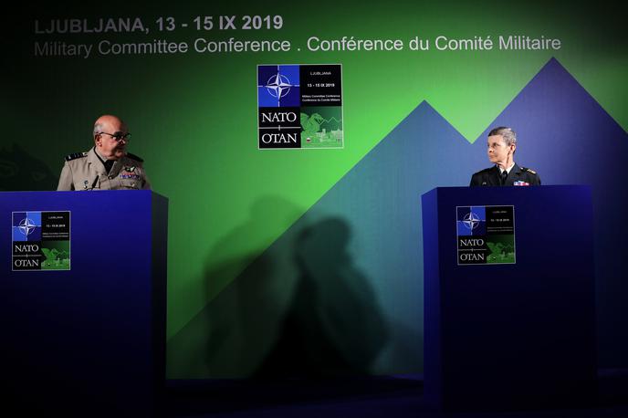 Stuart William Peach, britanski letalski general, Alenka Ermenc, Slovenska vojska | Konference vojaškega odbora Nata so se udeležili najvišji vojaški poveljniki 28 članic Nata in civilni predstavnik Islandije. Neuradni del bo potekal še jutri. | Foto STA