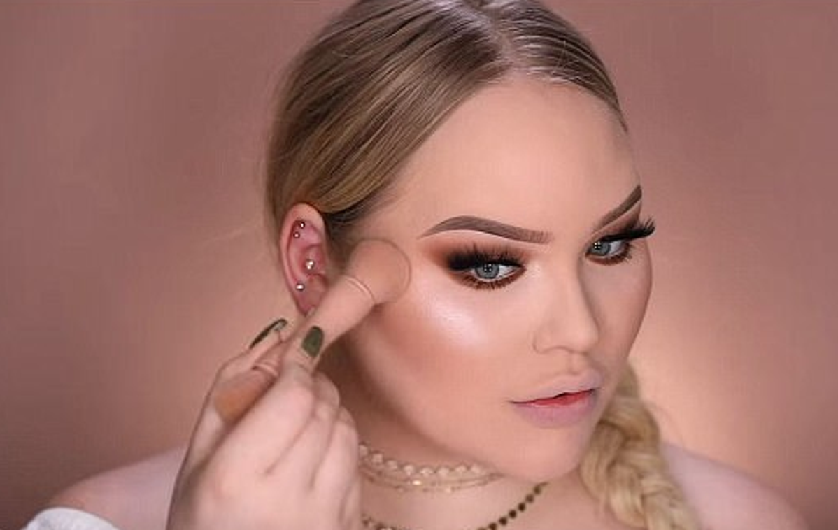 Contour | Foto Youtube/Nikkietutorials