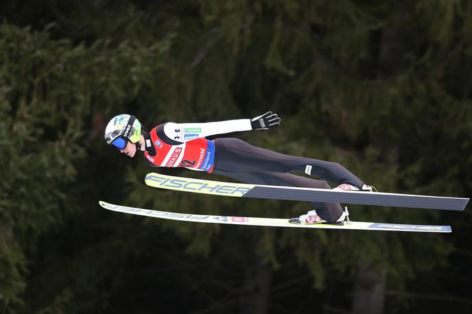 Peter Prevc | Peter Prevc ni bil zadovoljen s skokom v prvi seriji, zato pa je povsem drugačen obraz prikazal v drugo. Napredoval je za kar 14 mest. | Foto Reuters