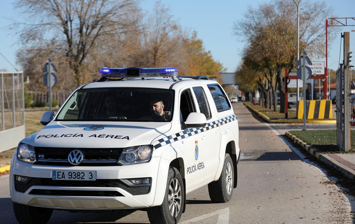 Španija, bomba, vojaško oporišče | Prebivalci občine Vilanova de Arousa so sicer v nedeljo praznovali dan svojega zavetnika San Miguela de Deira. Festivala se pogosto udeležijo tudi številni prebivalci sosednjih občin. Fotografija je simbolična. | Foto Reuters