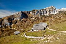 planinska koča Krstenica planine pohodništvo