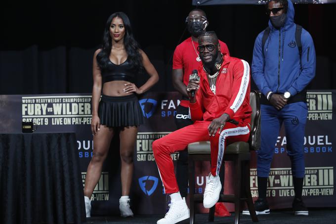 Američan Deontay Wilder sporoča, da bo prava vojna na vrsti šele v noči na nedeljo. | Foto: Reuters