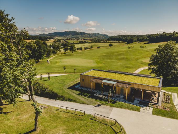 Nova instagramovska točka na Otočcu – podeželska hiša 19 ob igrišču za golf. | Foto: 