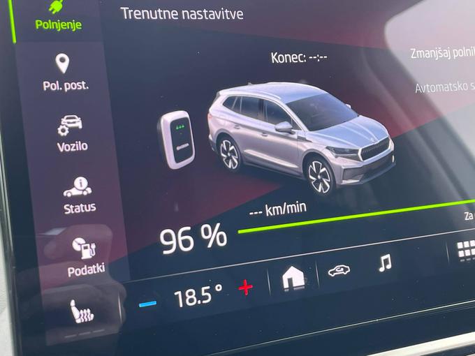 Prikaz stanja baterije v odstotkih le v podmeniju na sredinskem zaslonu. | Foto: Gregor Pavšič