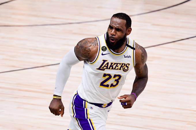 LeBron James je podaljšal pogodbo z Jezerniki. | Foto: Getty Images