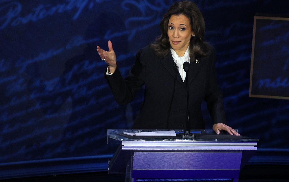 Kamala Harris | Nastop ameriške podpredsednice proti nekdanjemu predsedniku je bil nekaj popolnoma drugega kot katastrofalna junijska razprava predsednika Joeja Bidna. | Foto Reuters