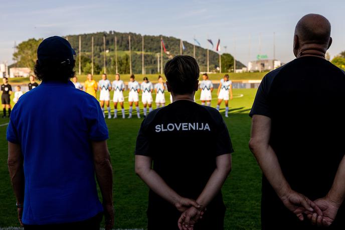 Slovenska ženska nogometna reprezentanca | Slovenske nogometne reprezentantke želijo menjavo selektorja. | Foto Vid Ponikvar