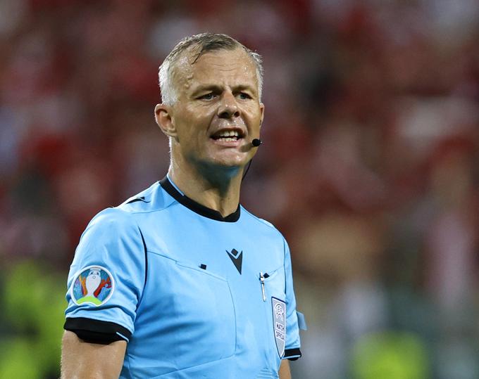 Nizozemec Björn Kuipers bo v nedeljo sodil sedmo finalno tekmo v svoji karieri pod okriljem Uefe. | Foto: Reuters