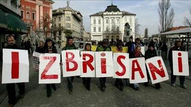 Nevladne organizacije: Izbrisani so v postopkih deportacije