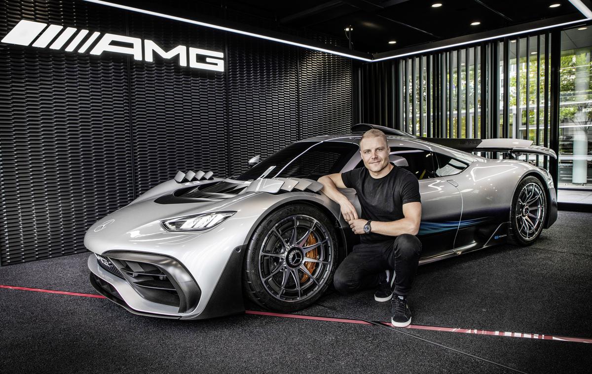 mercedes one | Dirkač formule ena Valtteri Bottas ob Mercedesovem superšportniku. | Foto Mercedes-Benz