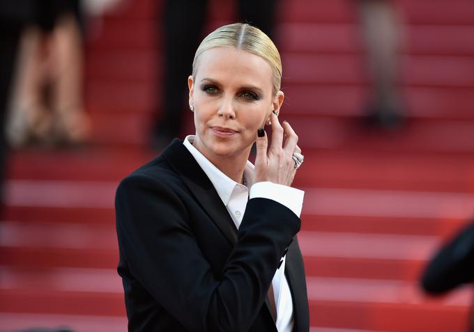 Za Charlize Theron je dejal, da si niti približno ne zasluži ocene deset: "Prej bi rekel, da je dobra sedmica." | Foto: Getty Images