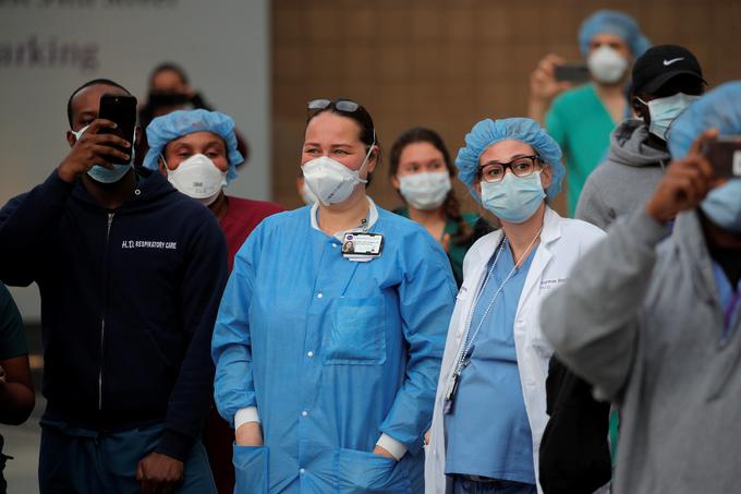 V ZDA je novi koronavirus največ smrtnih žrtev terjal v zvezni državi in mestu New York. | Foto: Reuters