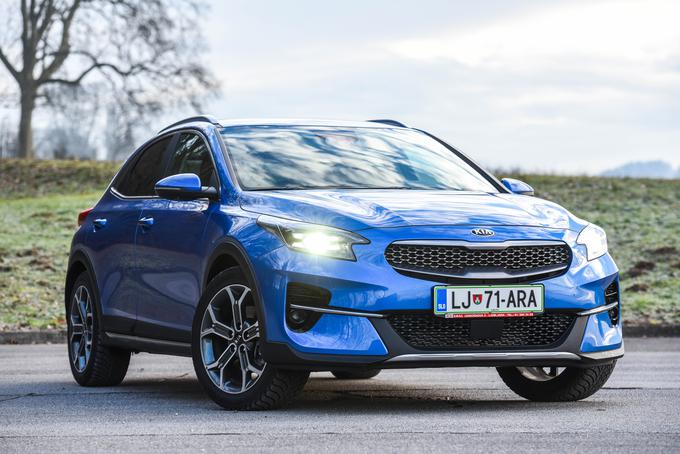 Kia xceed bo letos dobila tudi priključno-hibridni pogon. | Foto: Gašper Pirman