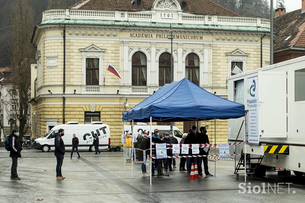 Množično testiranje. Test. Hitri test. Covid-19. Koronavirus.