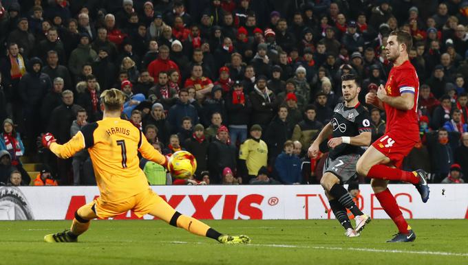 Zadnji žebelj v krsto Liverpoola je zabil Shane Long. | Foto: Reuters