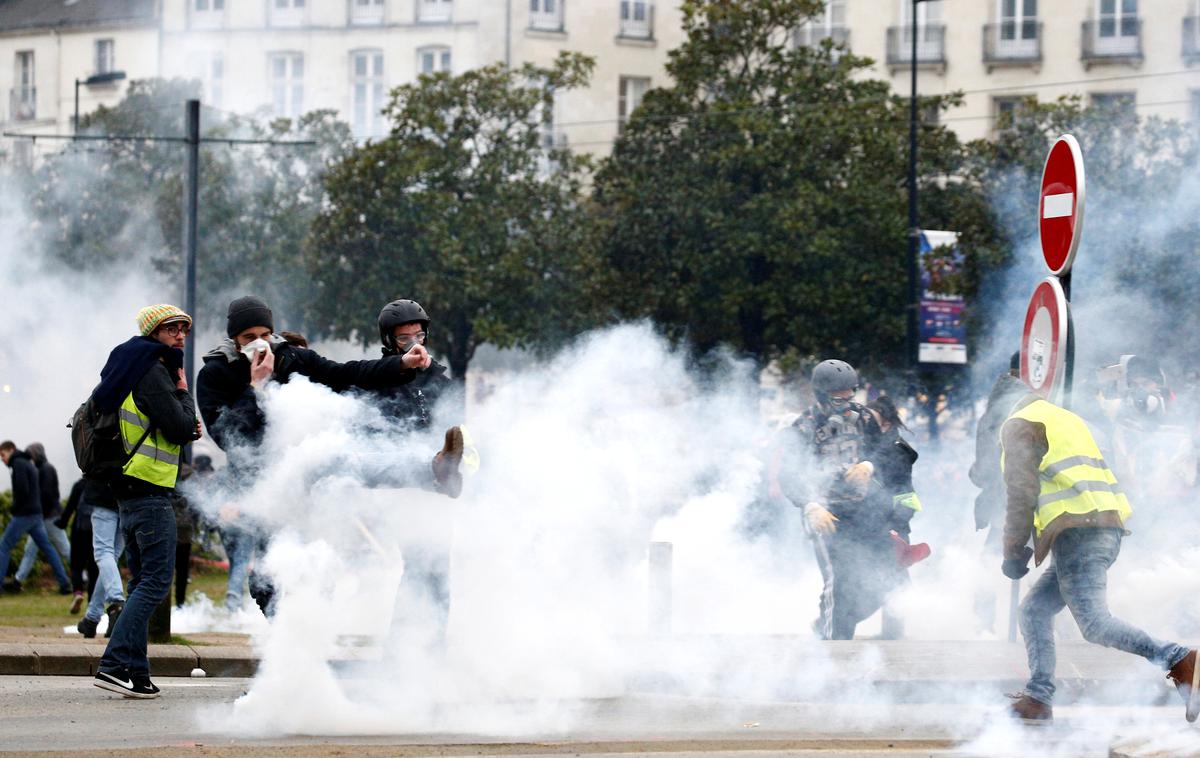 Protesti rumenih jopičev | V Parizu je prišlo do novih spopadov med protestniki gibanja rumenih jopičev in policisti. | Foto Reuters