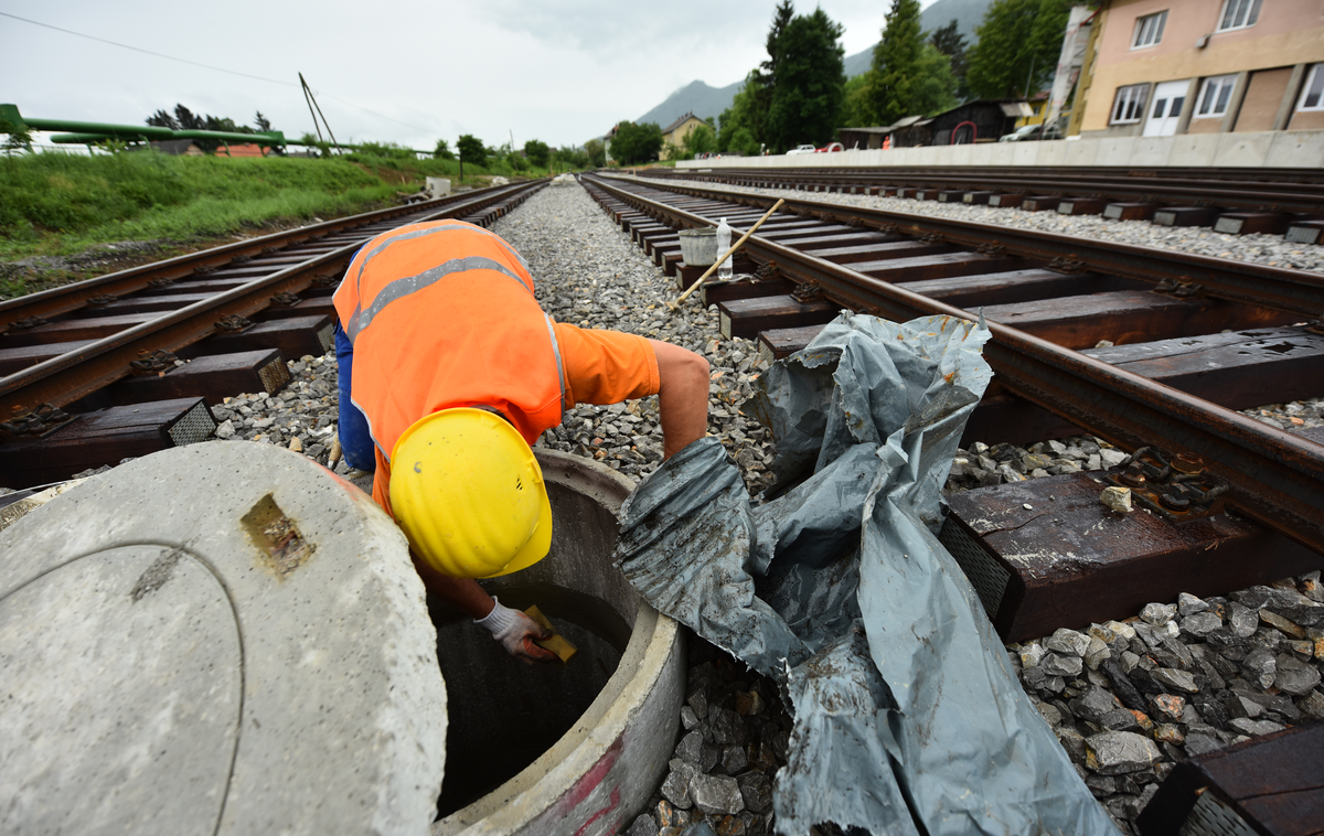 Železniška proga, gradnja | Območje prostorske ureditve se nahaja na območju mestnih občin Ljubljana in Kranj ter na območju občin Medvode in Škofja Loka. | Foto STA