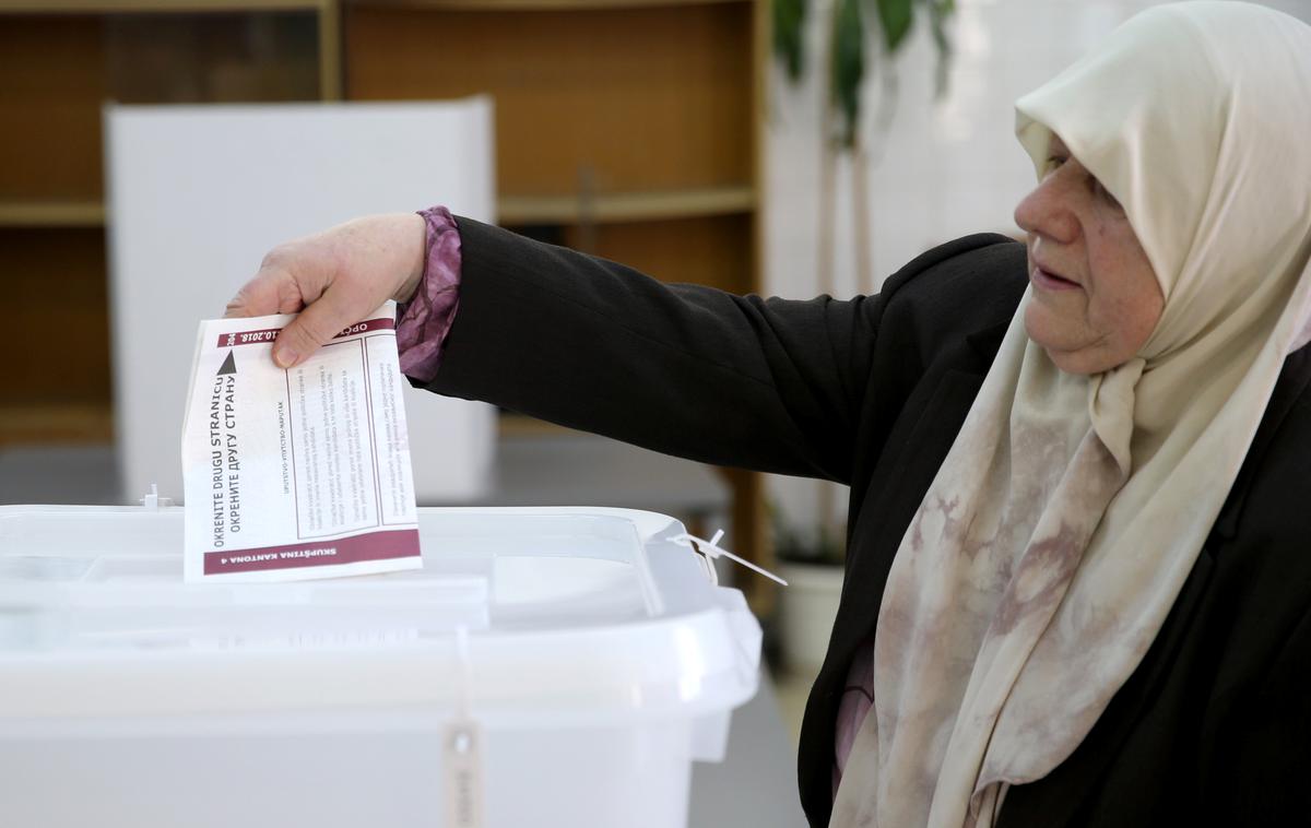 Volitve v BiH | Na današnjih volitvah so zaznali osem manjših incidentov, pri katerih je posredovala policija. | Foto Reuters