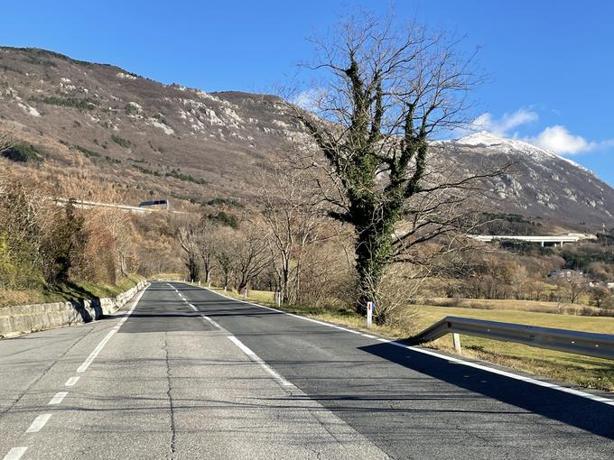 Pogled s predvidenega štarta nove gorske dirke proti Rebernicam. | Foto: Gregor Pavšič