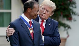 Trump odlikoval Tigerja Woodsa s predsedniško medaljo svobode