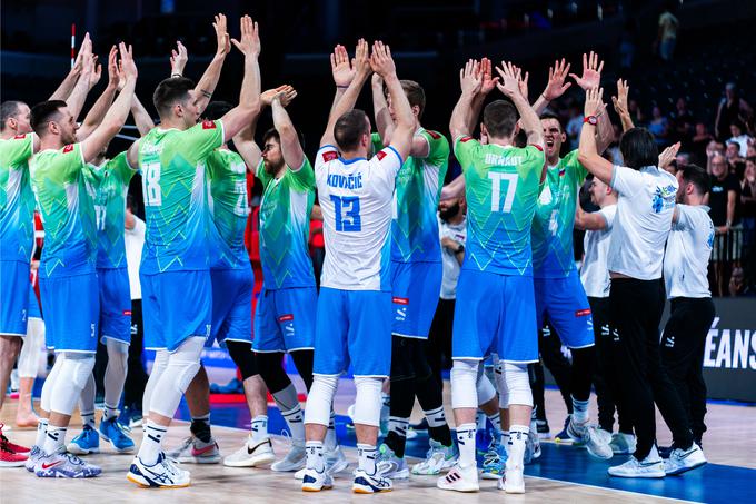 Slovenci imajo razlog za zadovoljstvo. S četrtkovo zmago nad Kubo so se zavihteli na drugo mesto lige narodov. | Foto: Volleyballworld