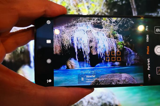 Huawei P20 Pro se ni uvrstil med prvih deset na Counterpointovi majski lestvici, a je s svetovnim tržnim deležem celotne serije P20, v kateri sta še "navadni" P20 in P20 Lite, kitajski tehnološki proizvajalec vendarle lahko zelo zadovoljen.  | Foto: Srdjan Cvjetović