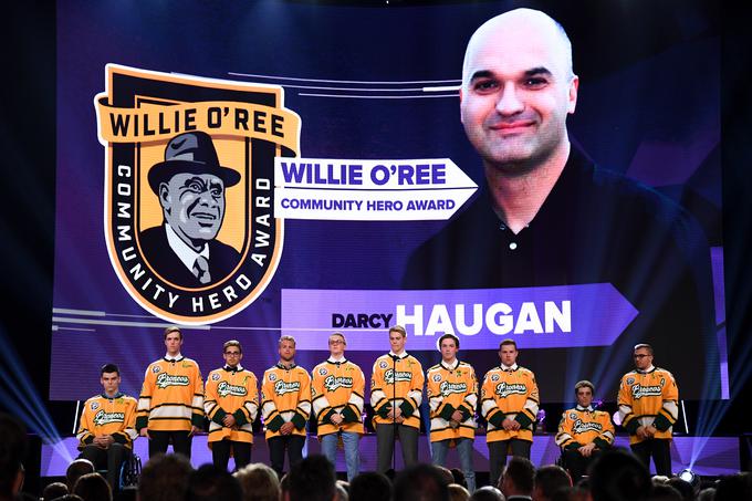 Willie O'Ree Community Hero je postal v aprilski tragični nesreči umrli trener moštva Humboldt Broncos Darcy Haugan. | Foto: Getty Images