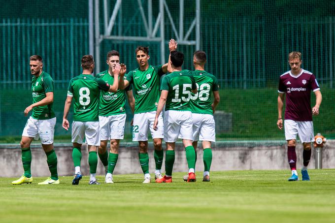 Ljubljančane čaka v nedeljo gostovanje pri Triglavu, ki mu gori pod nogami. Dino Skender je kot trener Olimpije še neporažen. | Foto: Grega Valančič/Sportida