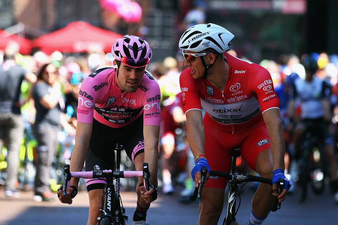 Nizozemec Tom Dumoulin (levo) je ponovno oblekel roza majico vodilnega na Giru, Nemec Marcel Kittel (desno) je obdržal rdečo. | Foto: Guliverimage/Getty Images