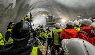 Predor Karavanke končno uradno prebit. Kdaj bo stekel promet? #foto #video