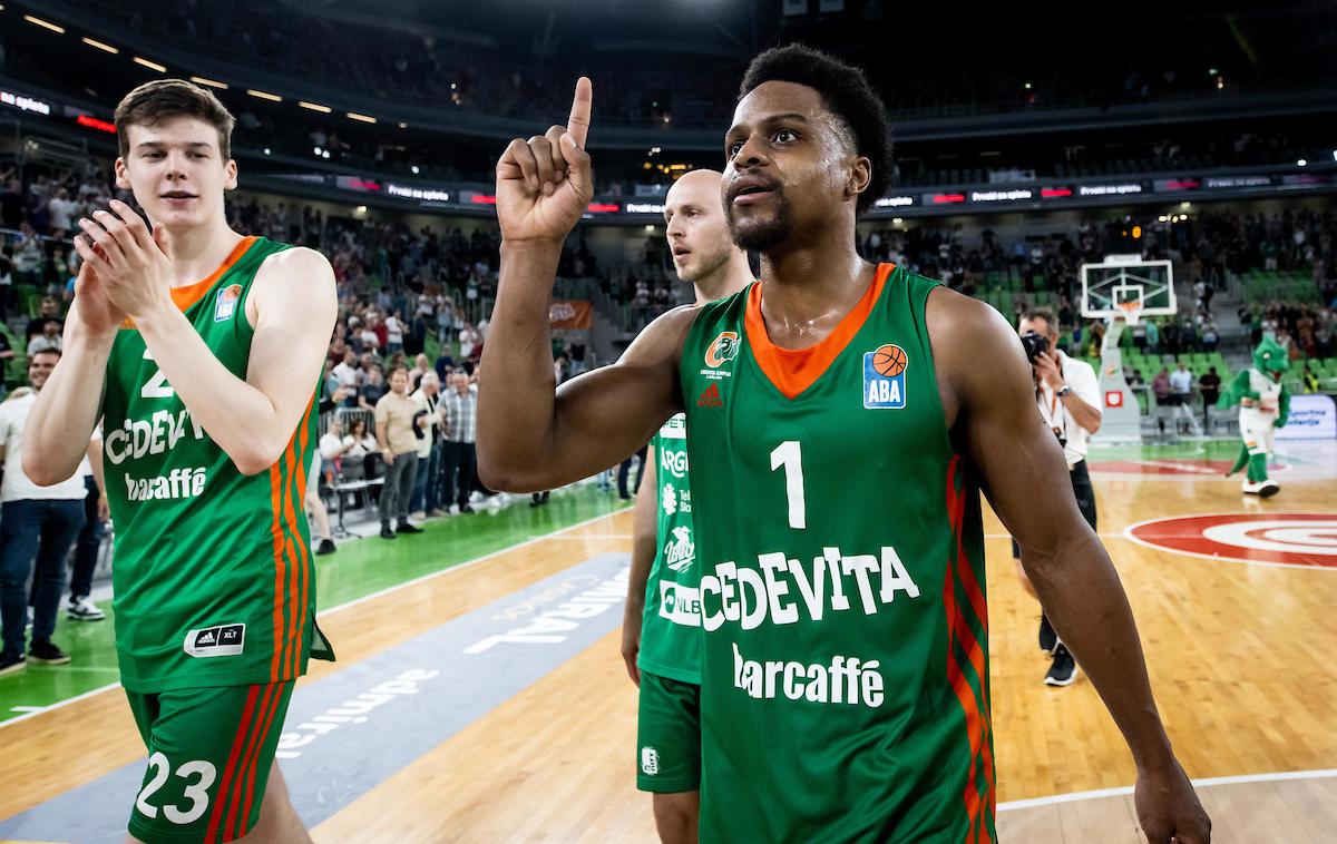 Cedevita Olimpija : Crvena zvezda liga ABA | Košarkarji Cedevite Olimpije so v ponedeljek prestali tudi psihološki izziv ob koncu rednega dela tekme s Crveno zvezdo, ki so jo na koncu premagali z 88:80. | Foto Vid Ponikvar