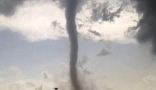 Po Italiji pustošil močan tornado (VIDEO)