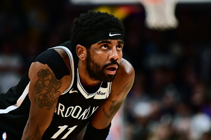 Kyrie Irving okreva po operaciji rame. | Foto: Reuters