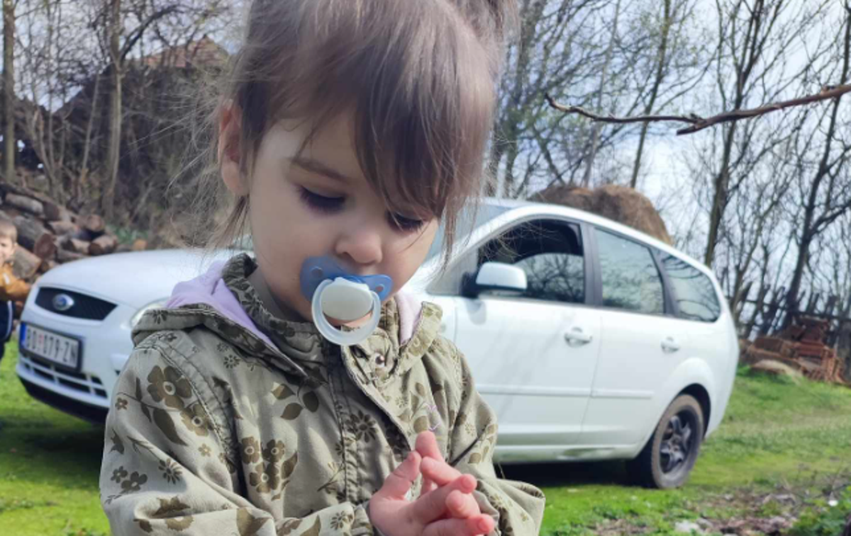 Danka Dragomirović | Deklico iščejo starši, sorodniki in številni občani. | Foto Jovana Dragomirović/Facebook