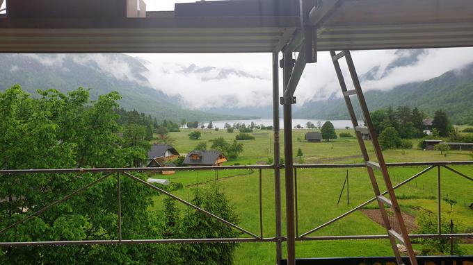 Stanovanja ponujajo lep razgled na Bohinjsko jezero. | Foto: Andreja Lončar