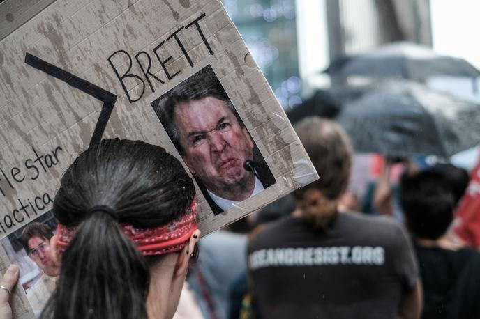 protesti ZDA | Kongresna policija je v senatni zgradbi Hart aretirala več kot 300 ljudi, med njimi igralki Amy Schumer in Emily Ratajkowski. | Foto Reuters