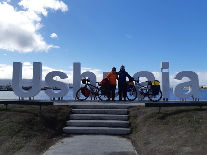 Začetek poti v mestu Ushuaia je zaznamovalo fotografiranje.  | Foto: Osebni arhiv