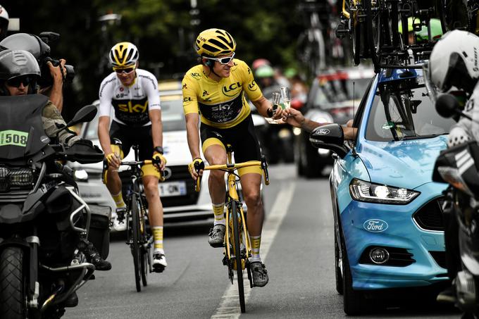 Geraint Thomas je proslavljal zmago vso zadnjo etapo. | Foto: Reuters