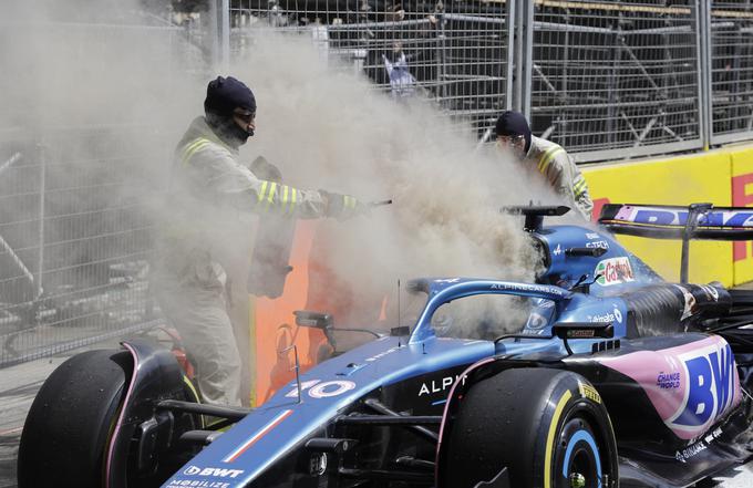  Pierre Gasly (Alpine) je trening v dimu predčasno končal. | Foto: Reuters