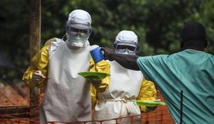 Ebola v zahodni Afriki vse bolj uhaja izpod nadzora