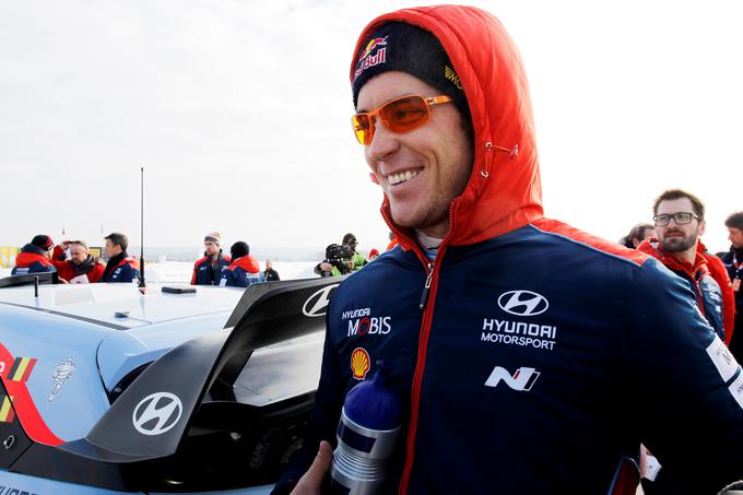 Thierry Neuville je še vedno vodilni v skupnem seštevku. | Foto: Reuters