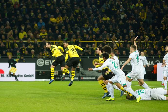 Borussia Dortmund Werder Bremen | V derbiju kroga je vodilna Borussia v Dortmundu obračunala z Werderjem. | Foto Reuters