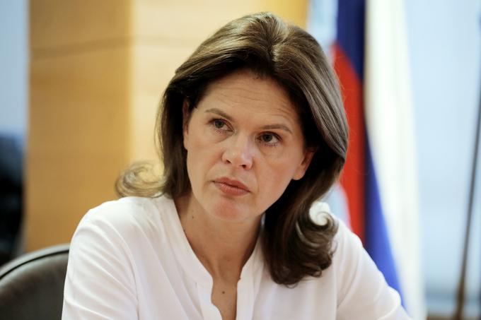 Predsednica SAB Alenka Bratušek je na pogovore o oblikovanju nove projektne koalicije povabila vse parlamentarne stranke, razen SDS. | Foto: STA ,