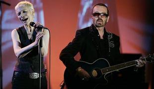 Annie Lennox in Dave Stewart kot Eurythmics v čast Beatlom