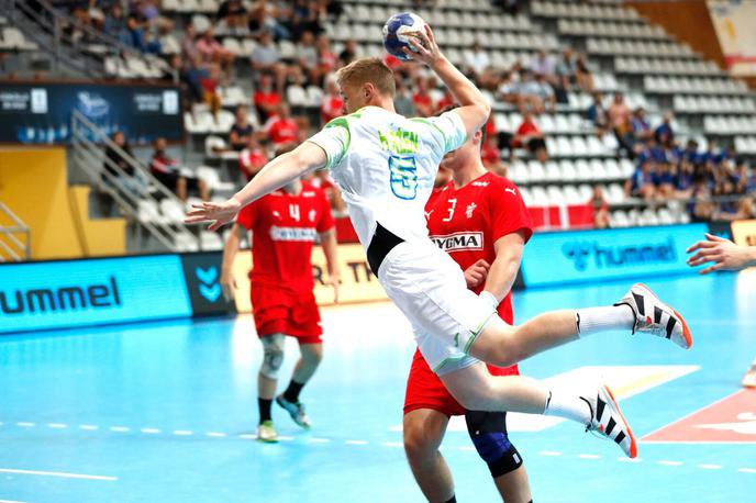 Kristjan Horžen | Kristjan Horžen (na fotografiji) in Gašper Horvat sta bila s po šestimi goli najboljša slovenska strelca na tekmi za končno peto mesto proti Danski. Slovenci so obračun izgubili in prvenstvo v Španiji končali na končnem šestem mestu. | Foto IHF.com