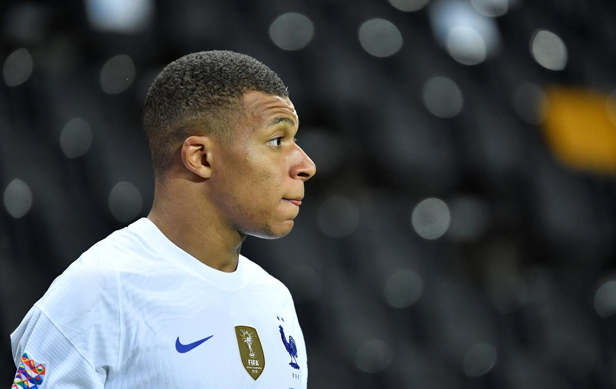 Kylian Mbappe | Mladi francoski zvezdnik Kylian Mbappe bo primoran preskočiti dvoboj s Hrvaško, ponovitev finala SP 2018. | Foto Reuters