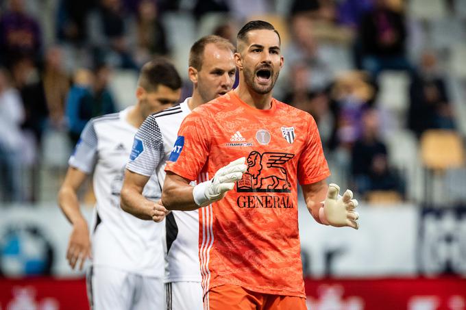 Matko Obradović že dalj časa spada med najboljše vratarje v Sloveniji. | Foto: Blaž Weindorfer/Sportida