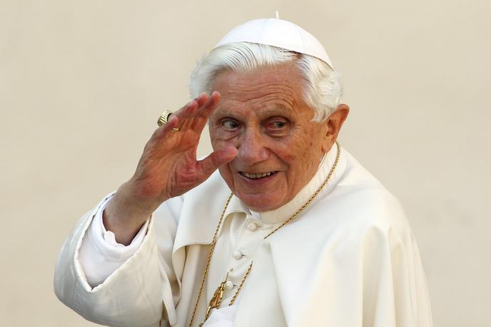 papež Benedikt XVI. | Za papeža je bil izvoljen 19. aprila 2005, odstopil pa je 28. februarja 2013 kot prvi papež po skoraj 600 letih. | Foto Reuters