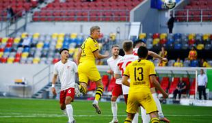 Bayern dobil derbi, prvak pa še ni, Haaland poskrbel, da Dortmund ostaja v igri